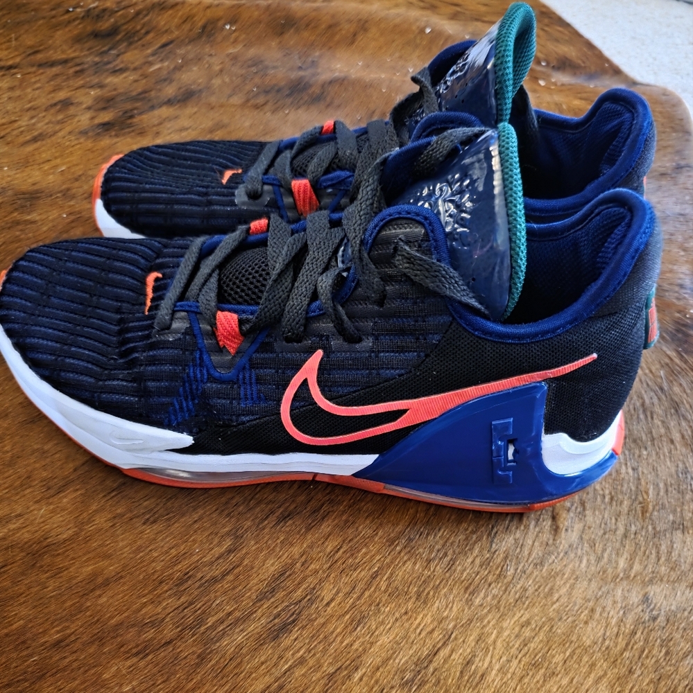Nike Kids' LeBron Witness VI (GS)